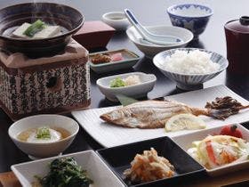湯村温泉　自家源泉のお宿　とみや
