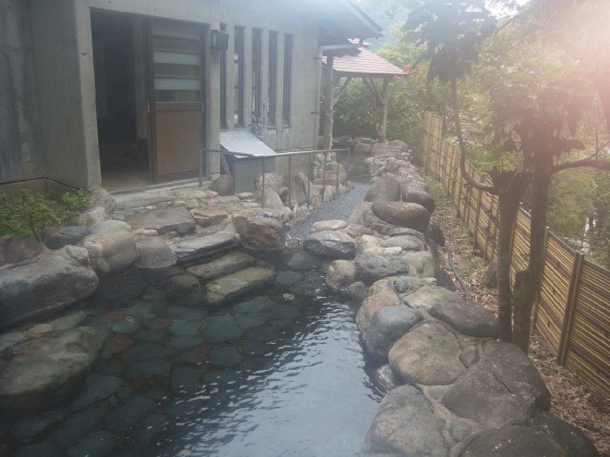 湯村温泉　自家源泉のお宿　とみや