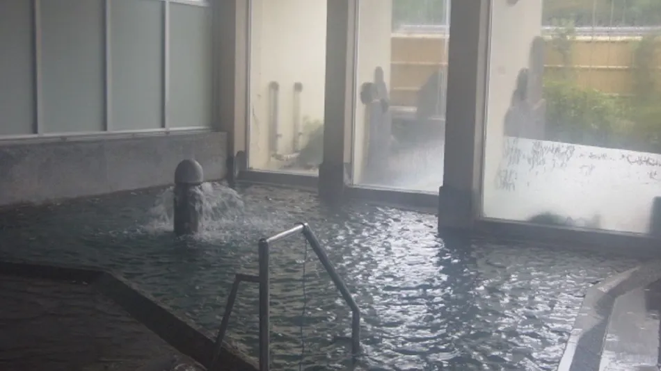 Yumura Onsen: Tomiya Inn with Private Hot Spring Source