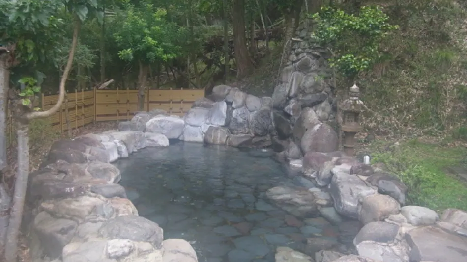 Yumura Onsen: Tomiya Inn with Private Hot Spring Source
