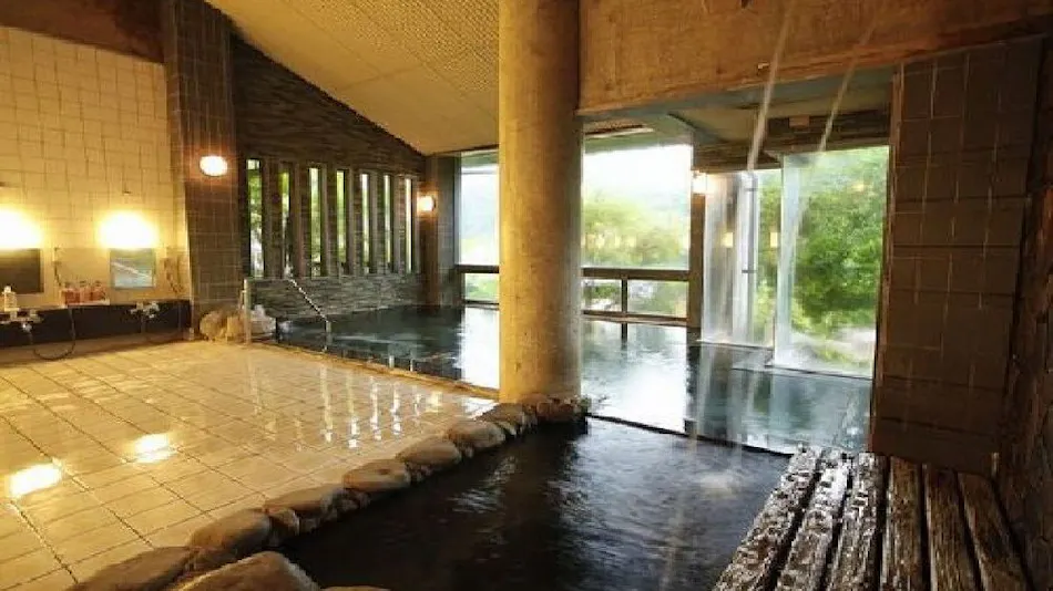 Yumura Onsen: Tomiya Inn with Private Hot Spring Source