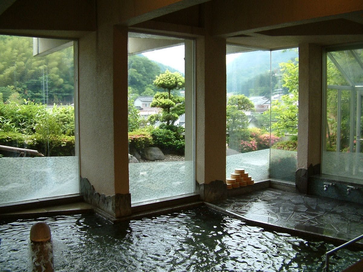 湯村温泉　自家源泉のお宿　とみや