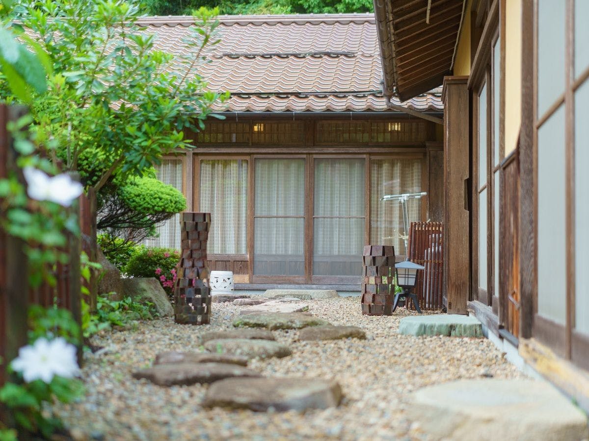 石見銀山の佇む宿　ゆずりは