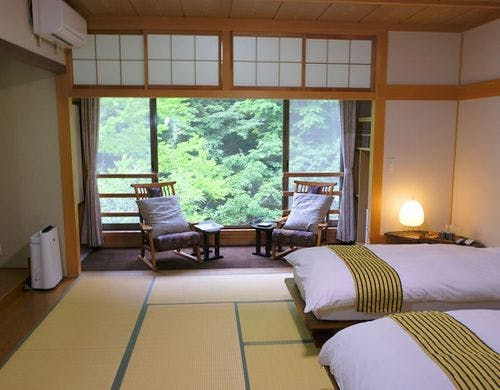 本館12.5畳ローベッド和室　＜眺望無＞