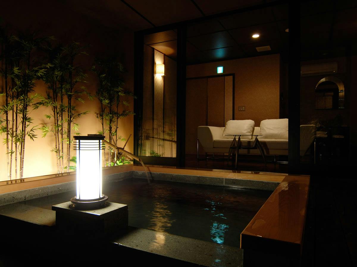 【平日限定】お1人様半額→最大8，250円もお得！さらに5大特典が付いた平日限定プラン