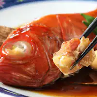 秘伝のタレで煮込んだ金目鯛の姿煮