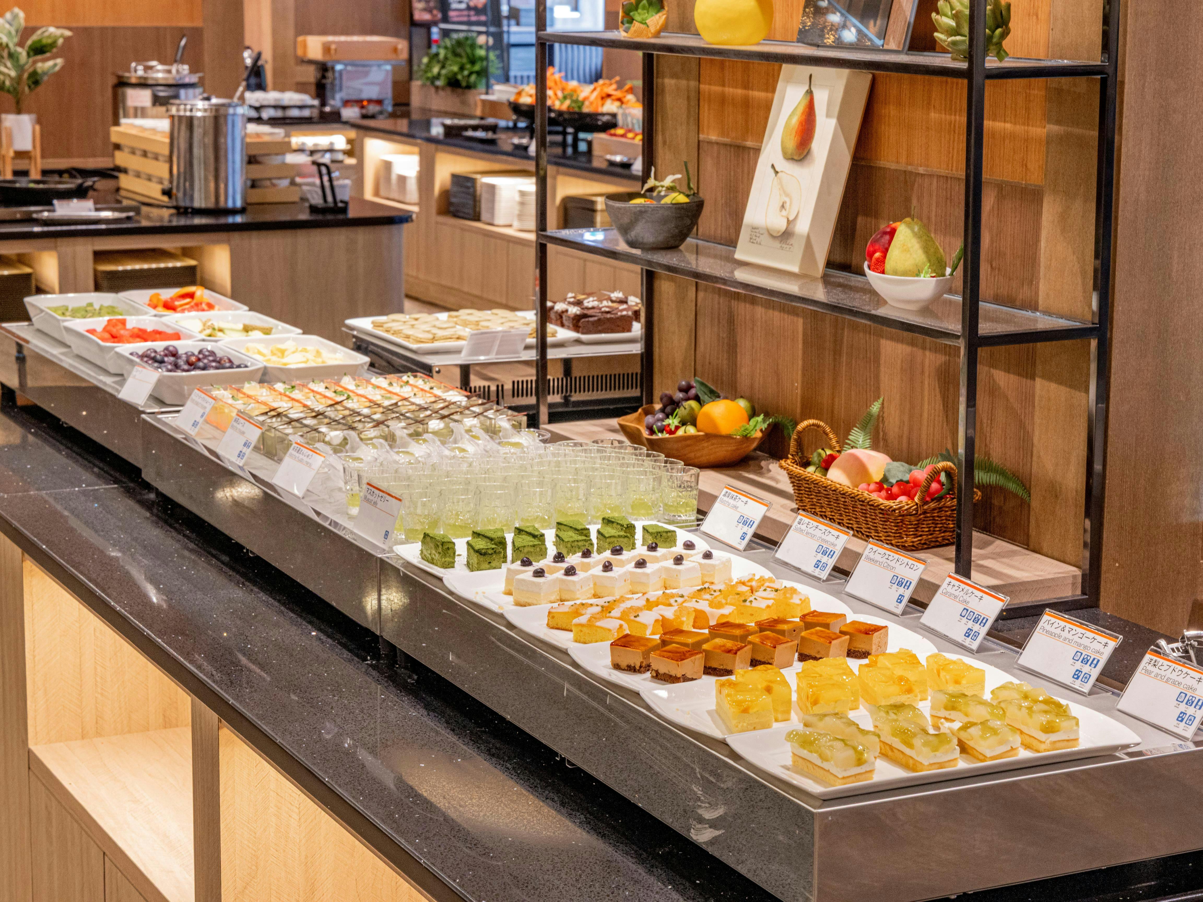 夕食バイキング　デザートコーナー例