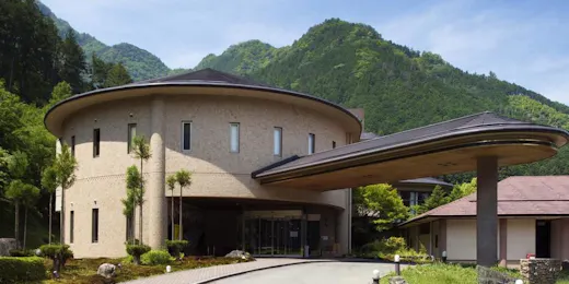 わんわんパラダイス 松阪(旧:松阪わんわんパラダイス 森のホテルスメール)