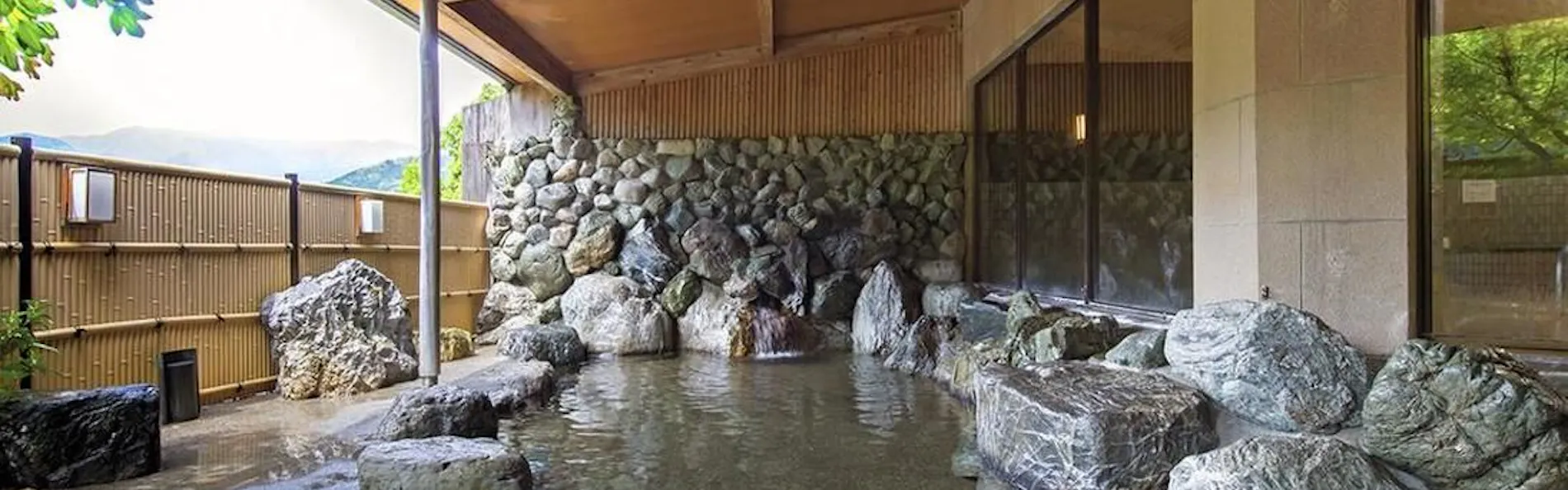 わんわんパラダイス 松阪(旧:松阪わんわんパラダイス 森のホテルスメール)