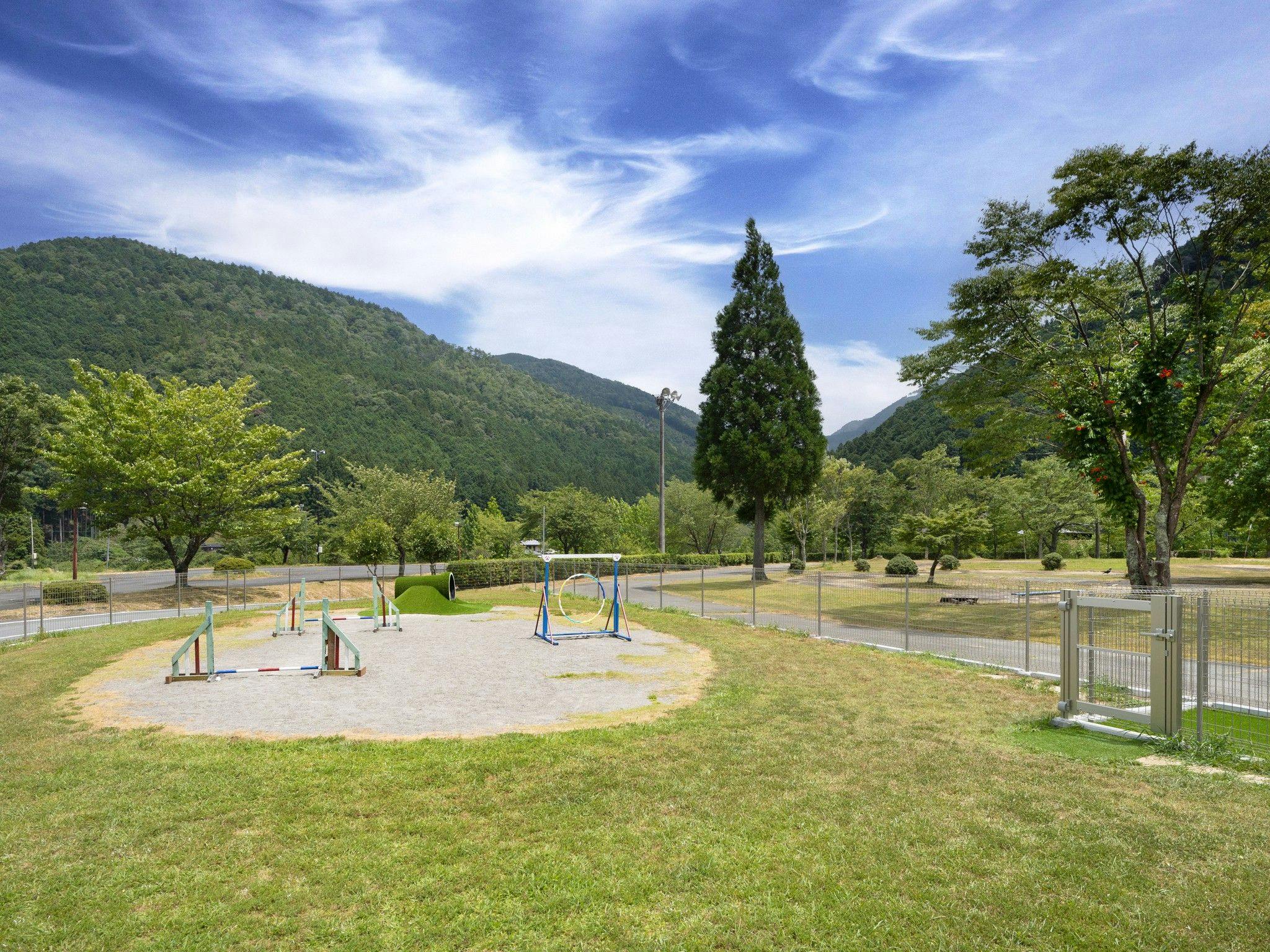 わんわんパラダイス 松阪（旧：松阪わんわんパラダイス 森のホテルスメール）
