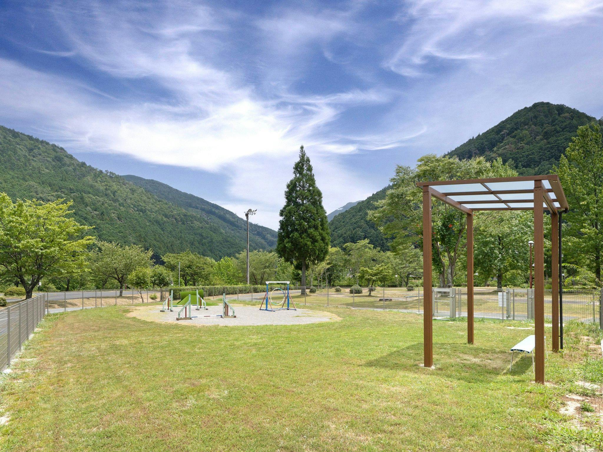 わんわんパラダイス 松阪（旧：松阪わんわんパラダイス 森のホテルスメール）