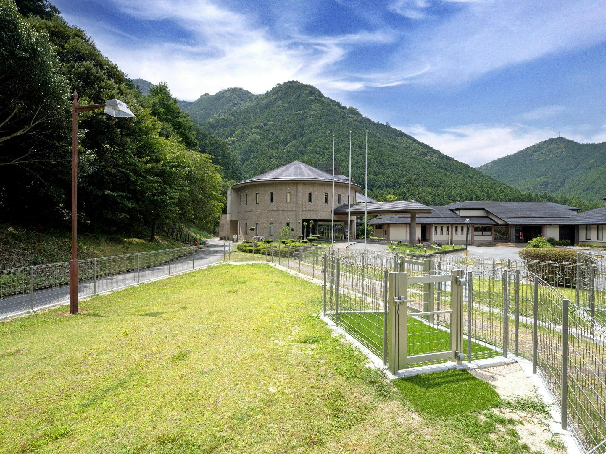 わんわんパラダイス 松阪（旧：松阪わんわんパラダイス 森のホテルスメール）