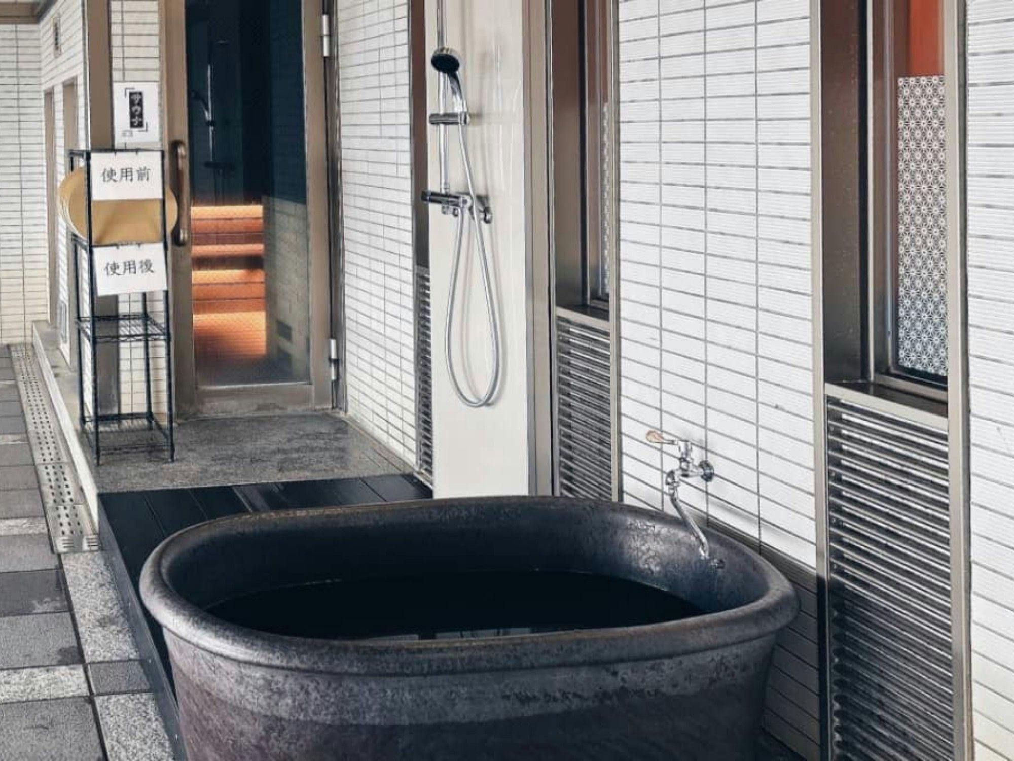 【ซาวน่าชั้น 8】บ่อน้ำเย็น。