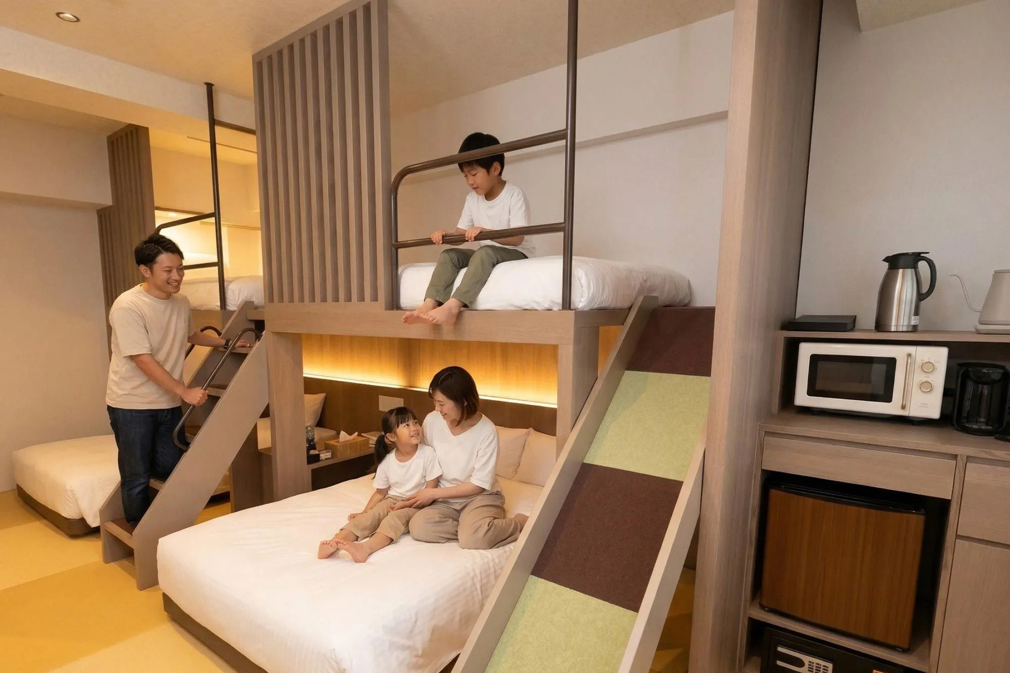 ห้องผจญภัยพร้อมสไลเดอร์และห้องลอฟต์