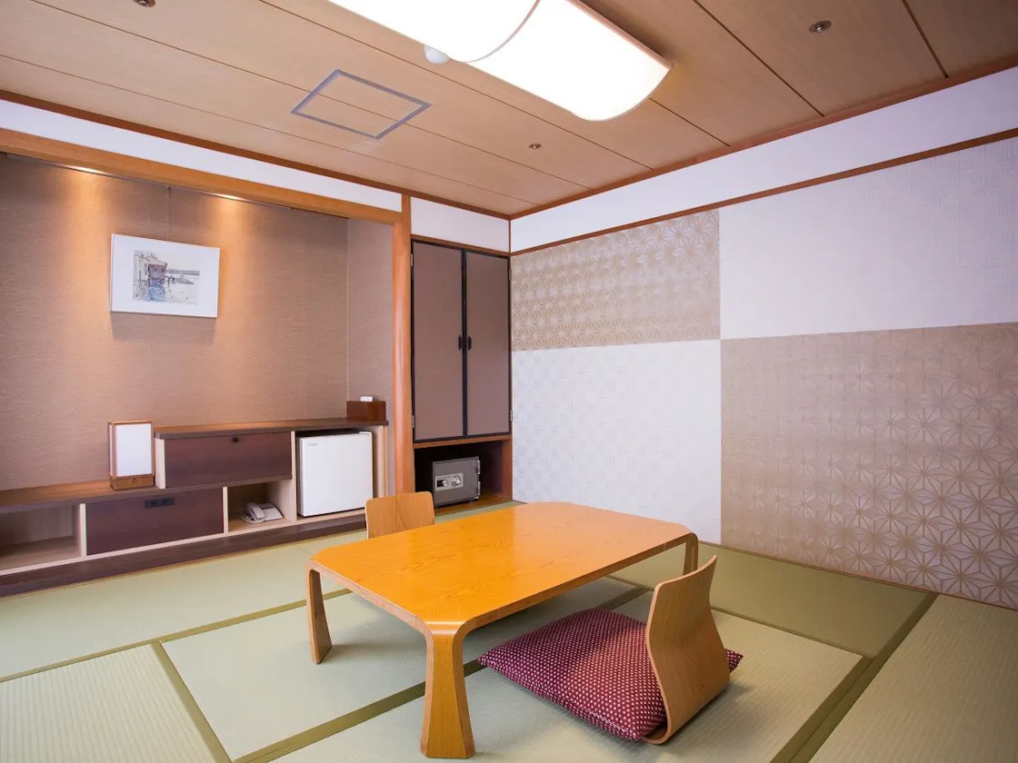 【南館8畳】<バス付き・眺望なし>