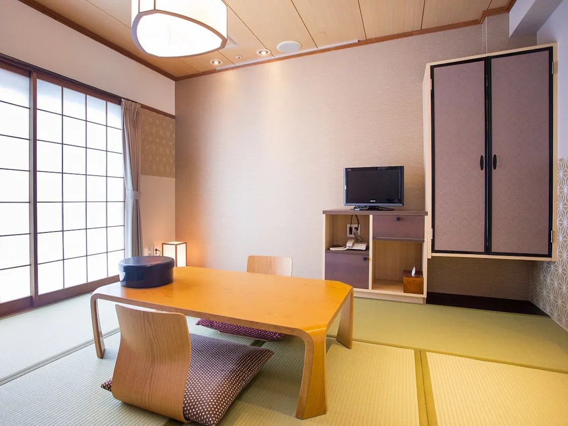 【南館6畳】<バスなし・眺望なし>