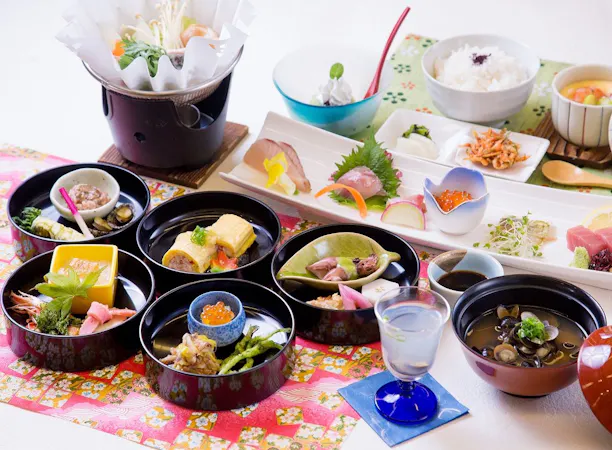 旬の食材たっぷりの会席