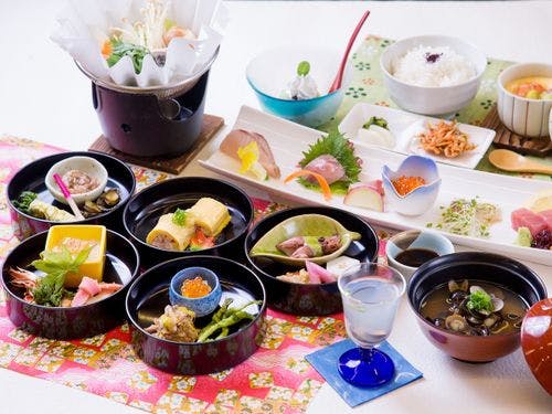 旬の食材たっぷりの会席