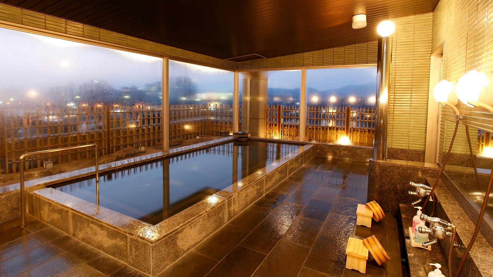 ห้องอาบน้ำในร่มสำหรับผู้ชาย