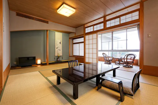 ห้องพักสไตล์ญี่ปุ่นและตะวันตกพร้อมห้องนั่งเล่น (ห้องมุม)