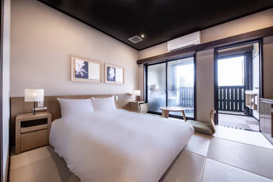 ห้องพักแบบญี่ปุ่นและตะวันตกแบบเตียงคู่