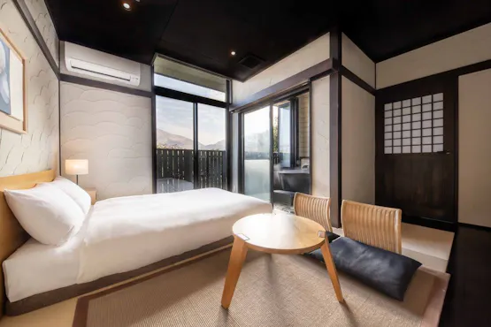 ห้องพักแบบญี่ปุ่นและตะวันตกแบบเตียงคู่