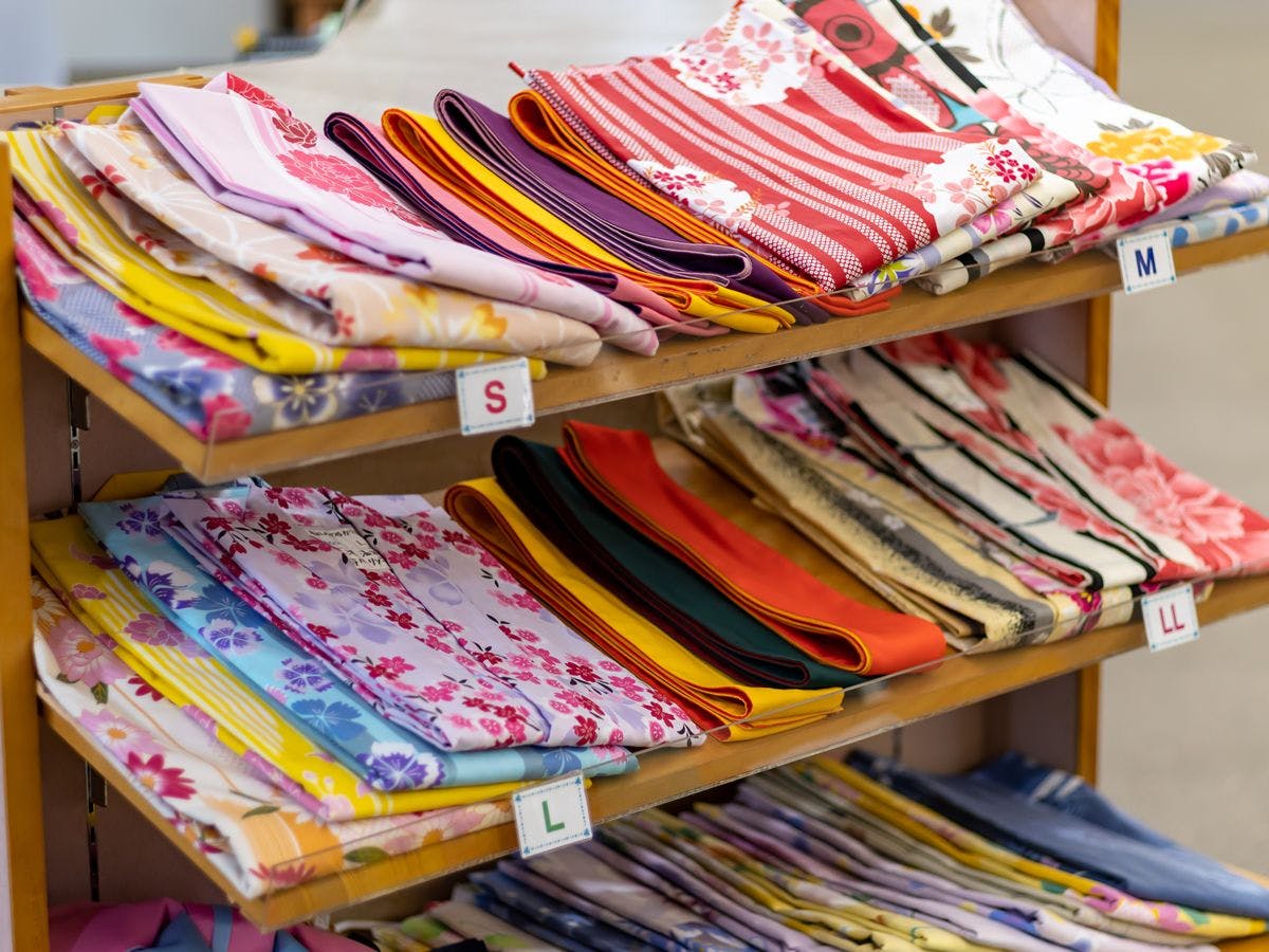 บริการเช่ายูกาตะสีสำหรับผู้หญิงฟรี