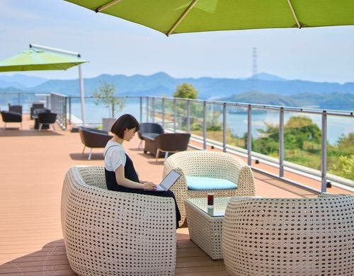 クラブハウステラス