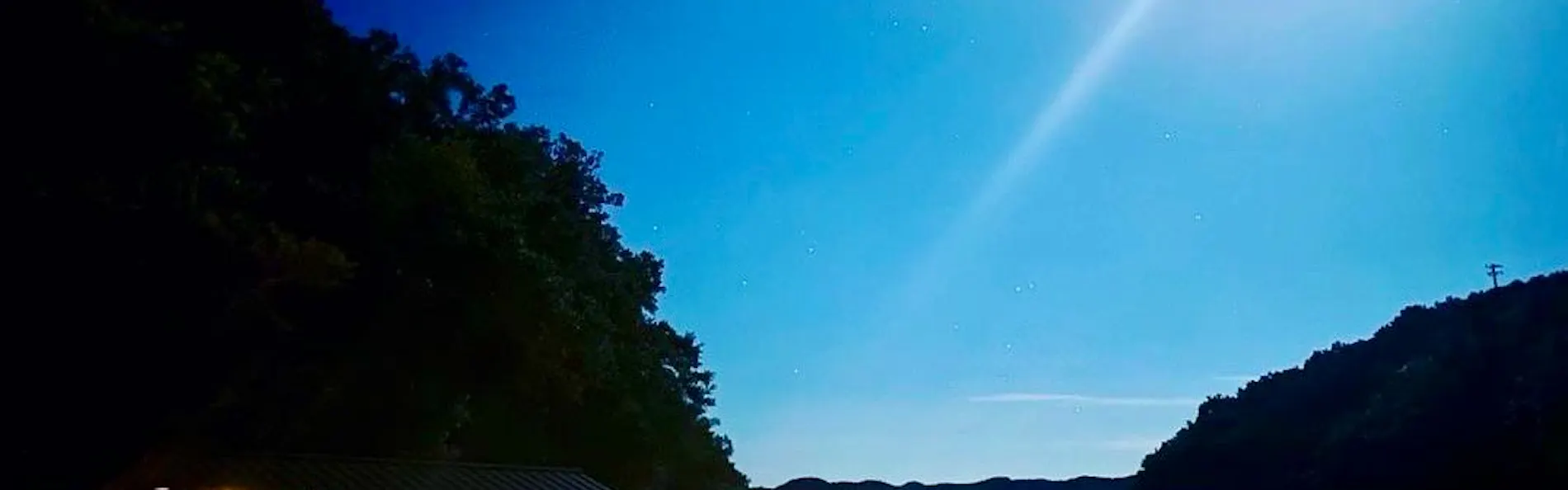 はなれ月灯