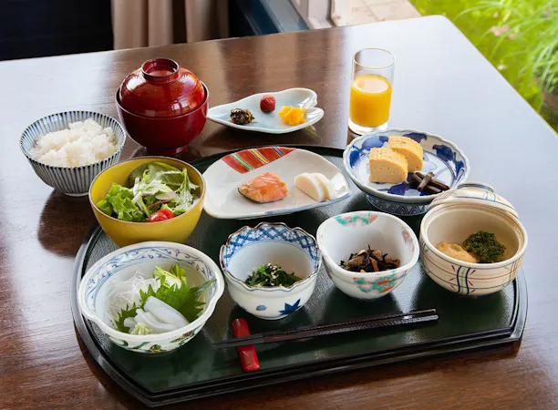 Sarapan set menu Jepang (contoh).