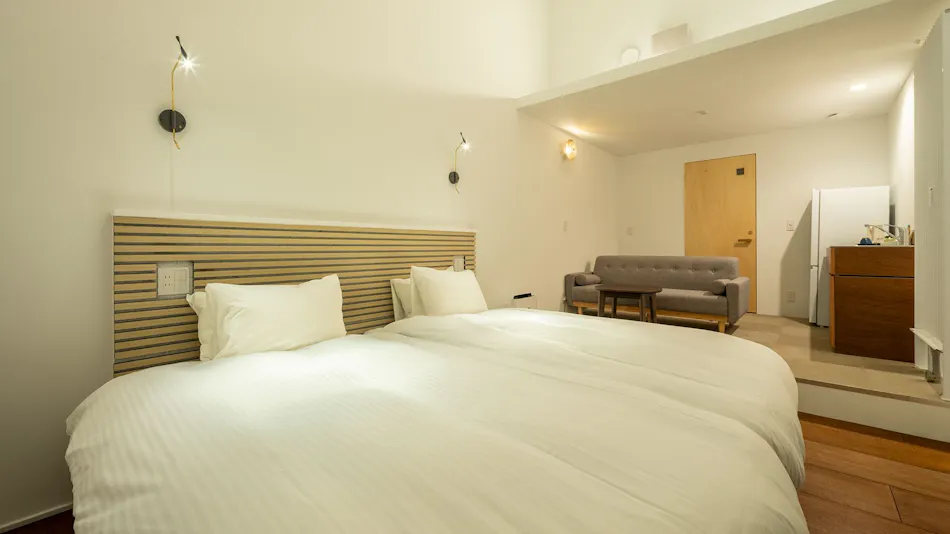 West-Karuizawa Hotel atelier blå by LONGINGHOUSE