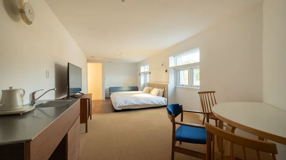 West-Karuizawa Hotel atelier blå by LONGINGHOUSE