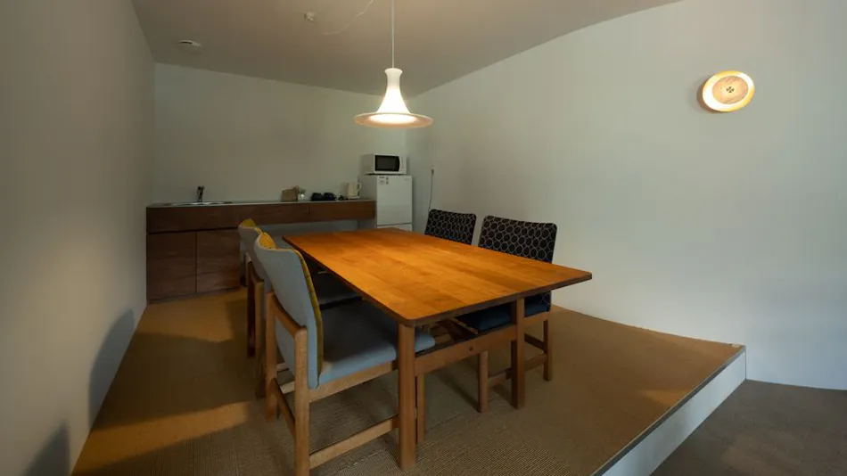 West-Karuizawa Hotel atelier blå by LONGINGHOUSE