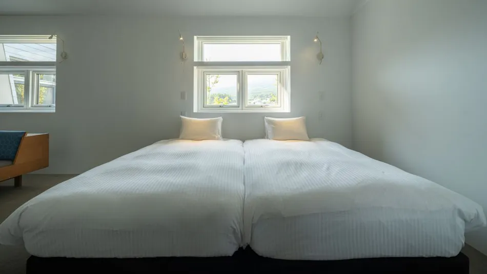 West-Karuizawa Hotel atelier blå by LONGINGHOUSE
