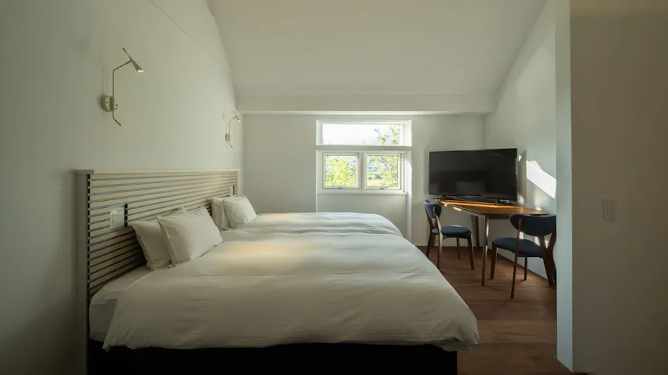 West-Karuizawa Hotel atelier blå by LONGINGHOUSE