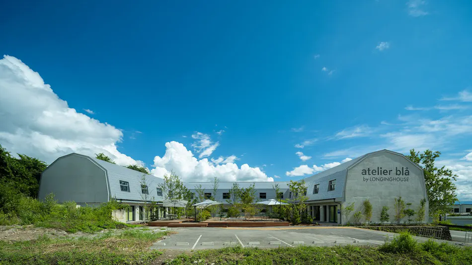 West-Karuizawa Hotel atelier blå by LONGINGHOUSE