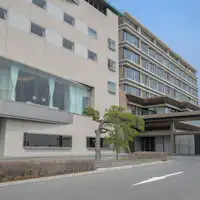 【ホテル外観】駅から徒歩1分アクセス便利