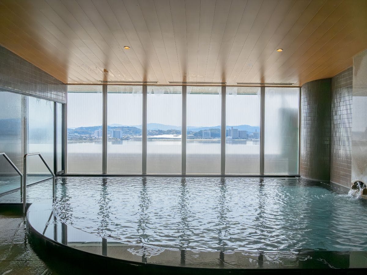 【大浴場】レイクビューの天然温泉