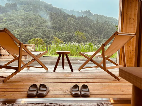お部屋に120平米の専用テラス付き