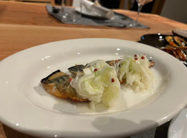 日替わり鮮魚の燻製・玉ねぎのマリネ