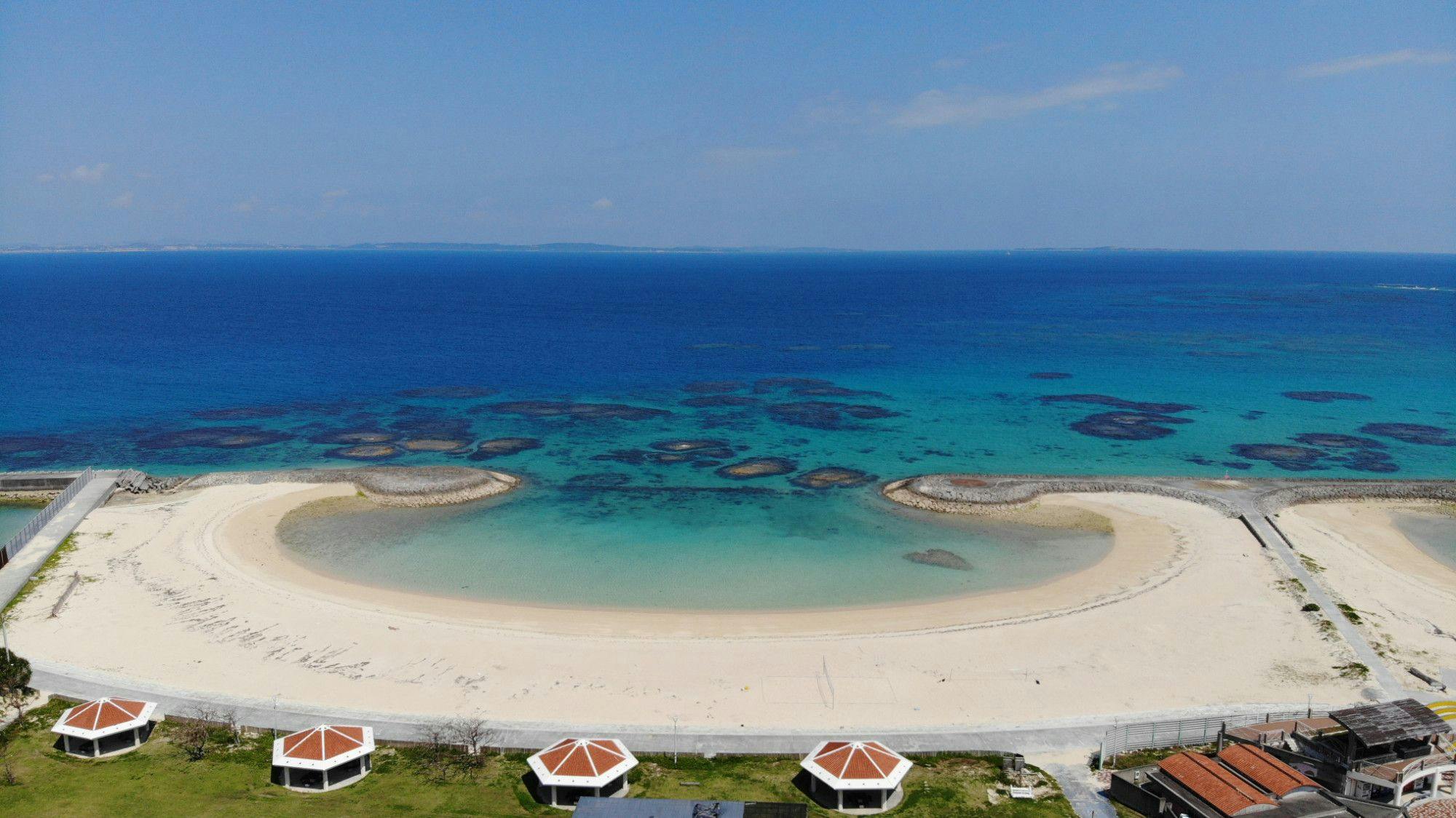 施設目の前のビーチ