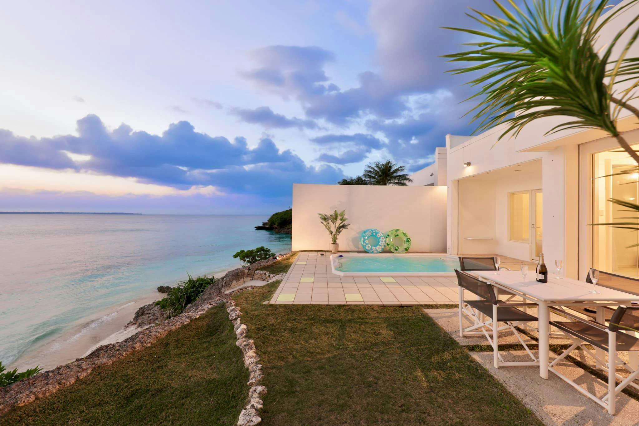 12975095.jpg?auto=compress,