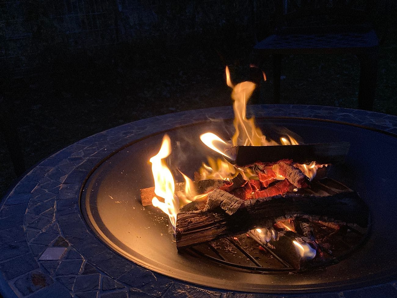 お庭で“焚き火”ができます♪