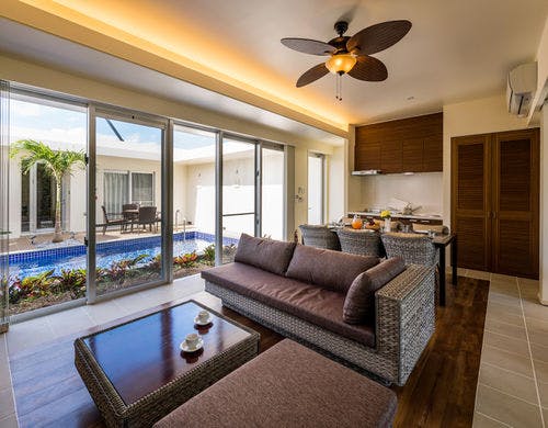 LOTUSリビングルーム