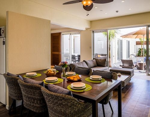 リビングダイニング：ANTHURIUM