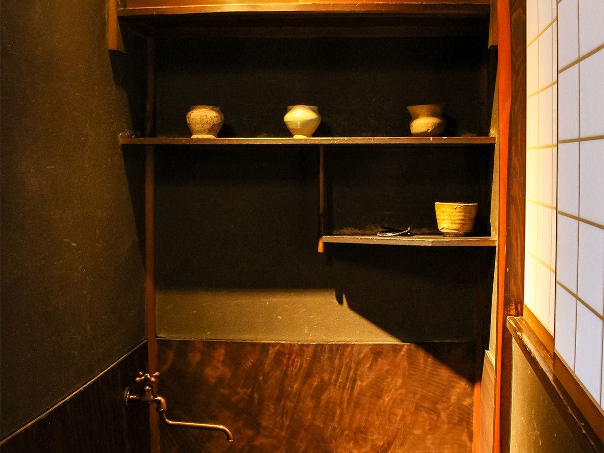 ・พื้นที่เตรียมการสำหรับพิธีชาก็มีเสน่ห์ในตัวเอง