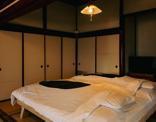 オプション：セミダブルベッドのレンタル