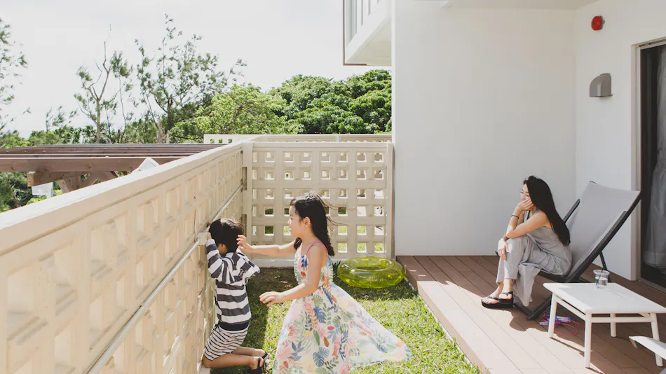 HIDEOUT OKINAWA URUMA