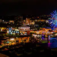 アメリカンビレッジ(当館から車で約30分)