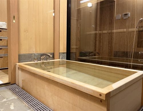 1階　檜風呂（内風呂）